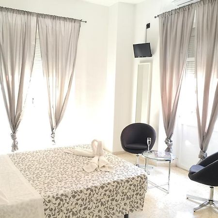 Pension Las Setas เซบีญา ภายนอก รูปภาพ